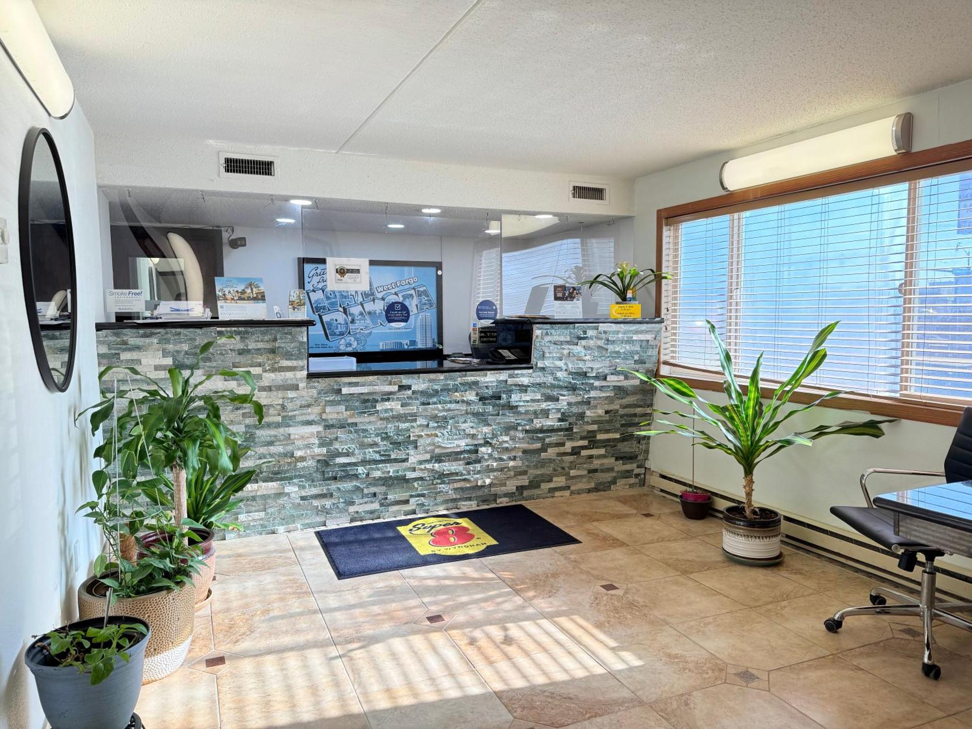 Мотель Super 8 By Wyndham West Fargo Main Ave Nd Экстерьер фото